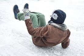 【札幌でヘッドマッサージを学ぶなら】雪道での転倒は頭蓋骨にも影響が